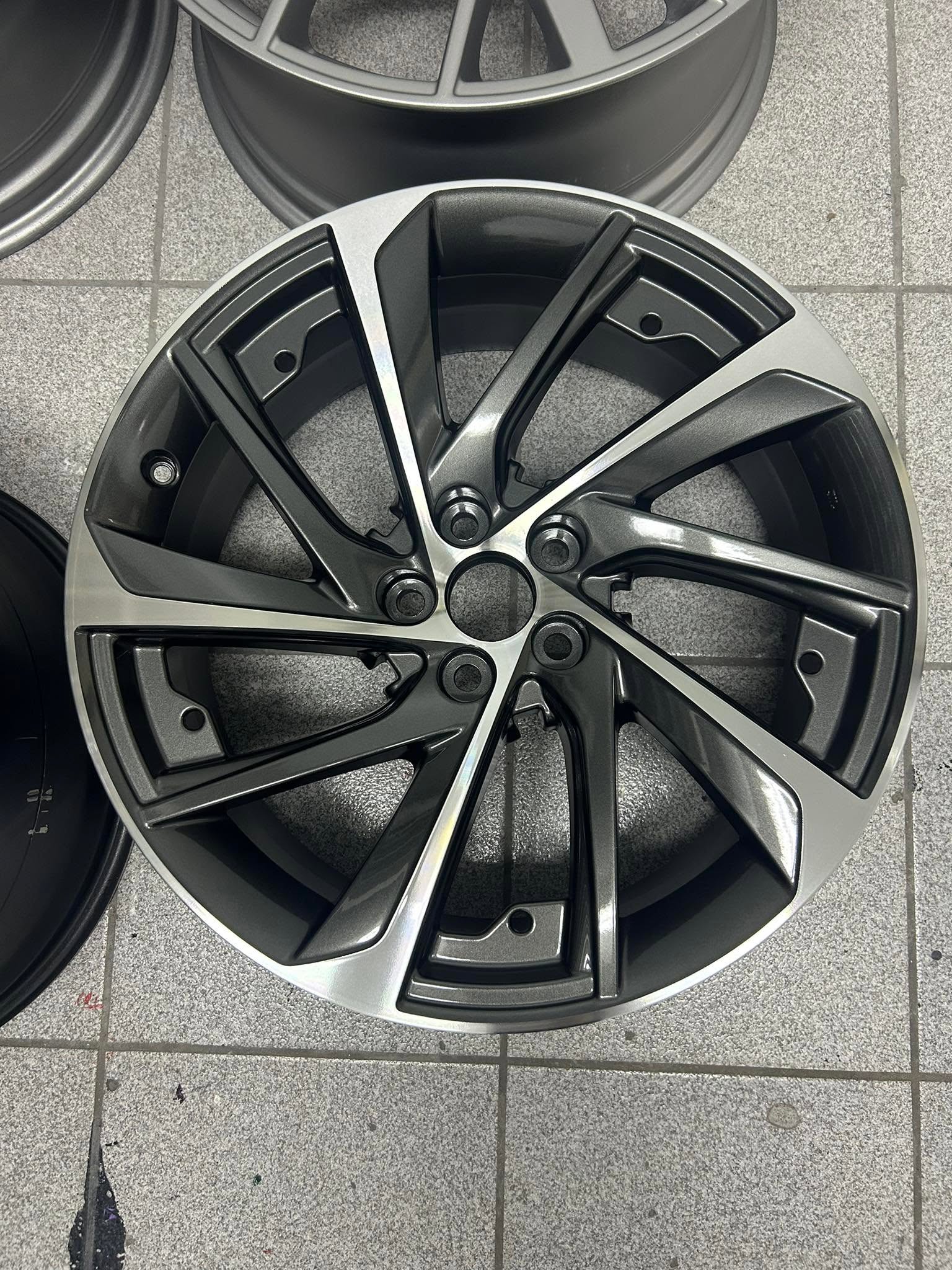 Diamond-cut alloy wheel from DMR Nelspruit